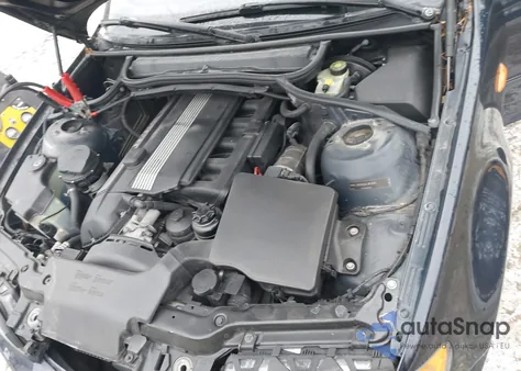 2004 BMW 325Xi z USA, uszkodzony, nr VIN WBAEU334X4PR07052